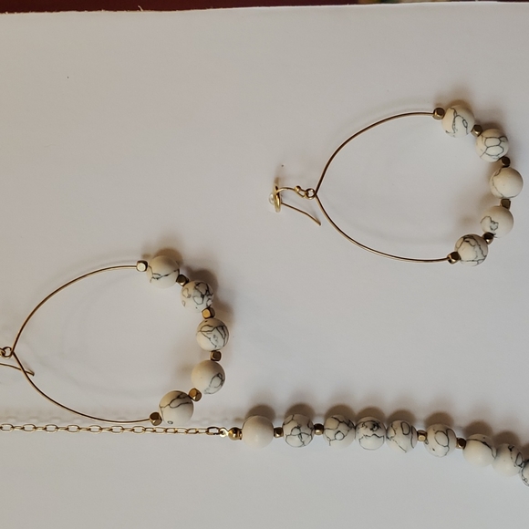 Necklace & earring set - Picture 2 of 3